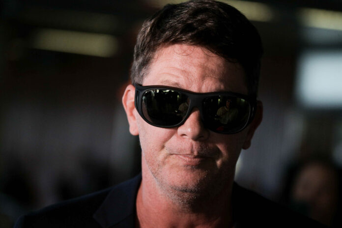 frias-diz-que-flavio-nao-ofereceu-contrapartida-a-vorcaro-por-dark-horse