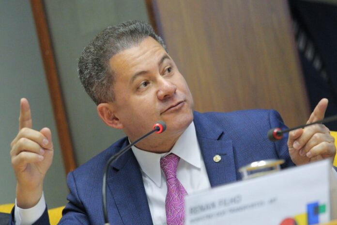 dino-diz-que-cezinha-usava-cargo-para-dizer-ter-influencia-entre-ministros