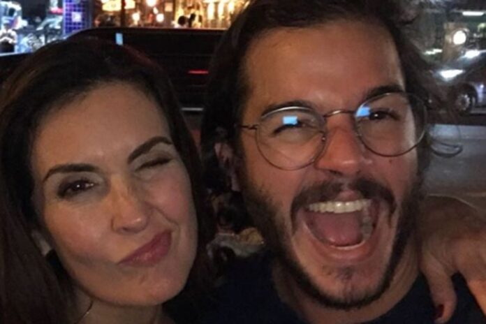 tulio-gadelha-rebate-ataques-e-posta-foto-de-fatima-com-bonner:-“familia”