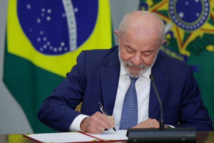 redata:-lula-sanciona-incentivo-a-investimentos-em-data-centers-no-brasil