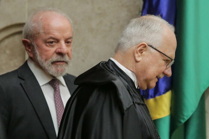 pressionado-por-pesquisas,-lula-cobra-fachin-por-solucao-na-crise-no-stf