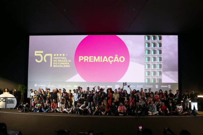 veja-a-lista-completa-de-vencedores-do-59o-festival-de-cinema-de-brasilia