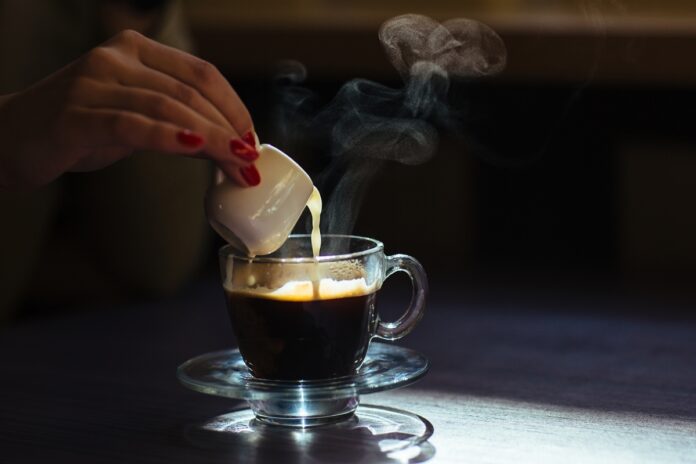 cheiro-de-cafe-fresco-e-associado-a-melhora-momentanea-do-humor