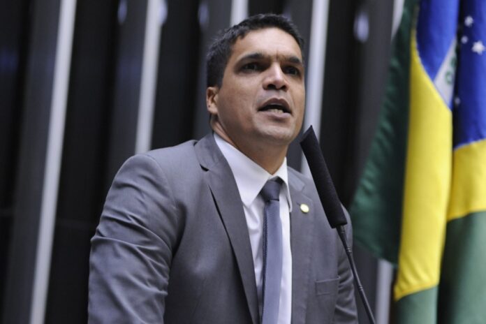 cabo-daciolo-reclama-de-falta-de-convite-para-debates-ao-governo-do-am
