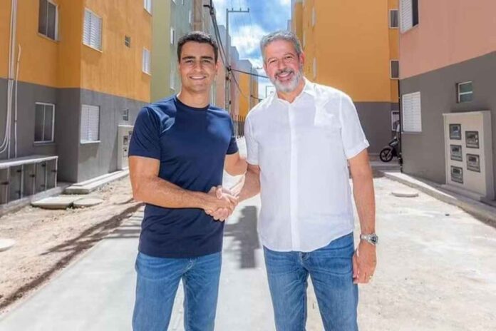 jhc-e-arthur-lira-sao-alvos-de-acao-no-tre-por-suposto-caixa-2-em-pesquisas