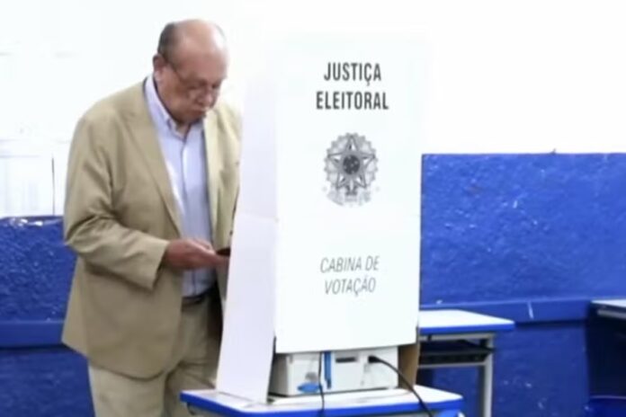 gilmar-mendes-viaja-de-brasilia-a-mato-grosso-para-votar-nas-eleicoes