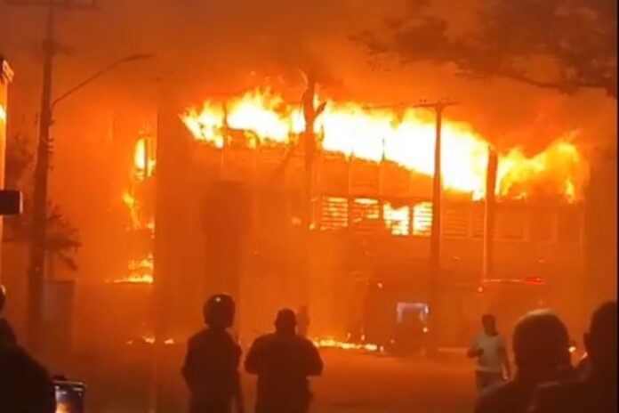 incendio-na-ufpe-causou-“grandes-danos”-ao-predio,-diz-universidade