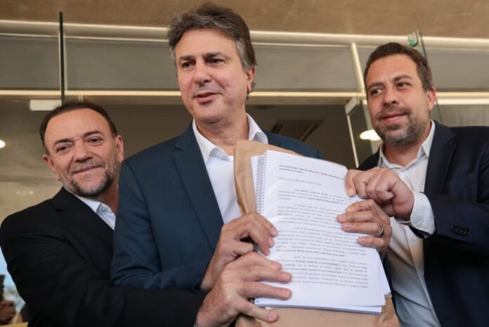 campanha-de-lula-entrega-documentos-e-pede-tse-como-“arbitro”-de-sigilos