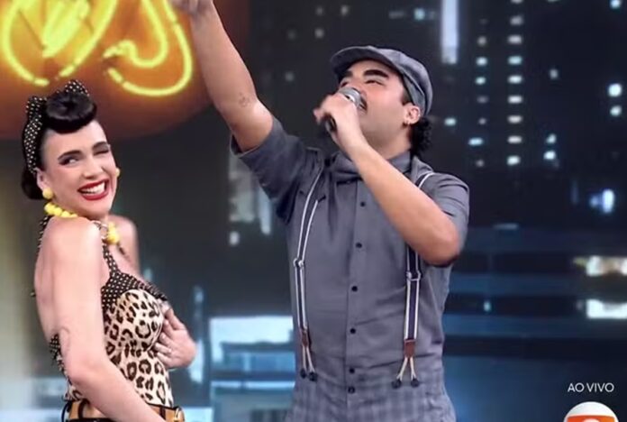 professora-do-danca-dos-famosos-revela-gravidez-ao-vivo-e-surpreende
