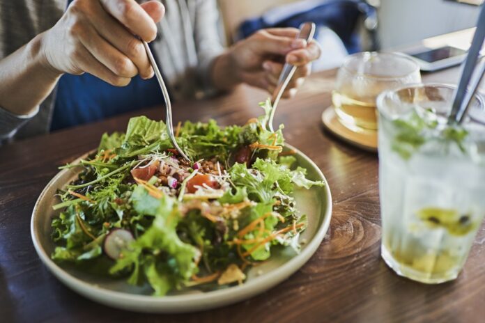ordem-dos-alimentos-na-refeicao-ajuda-no-controle-da-glicose-em-diabeticos