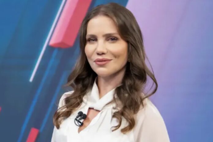 ancora-do-sbt,-fabiola-correa-pede-demissao-e-cita-escolha-“dolorosa”